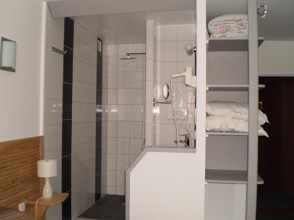 Hotel L Ander Saint-Flour  Room photo